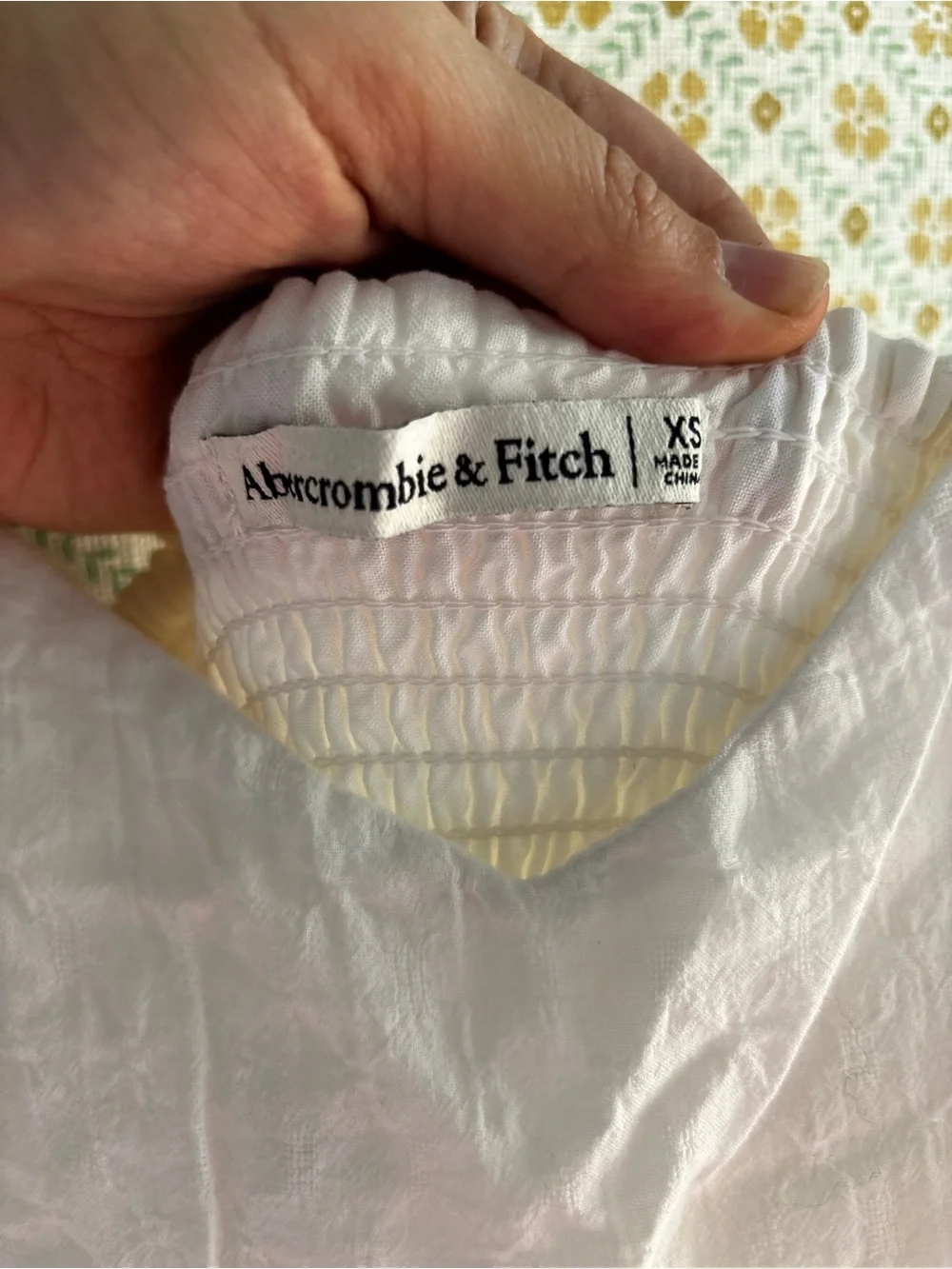 Abercrombie & Fitch breezy white